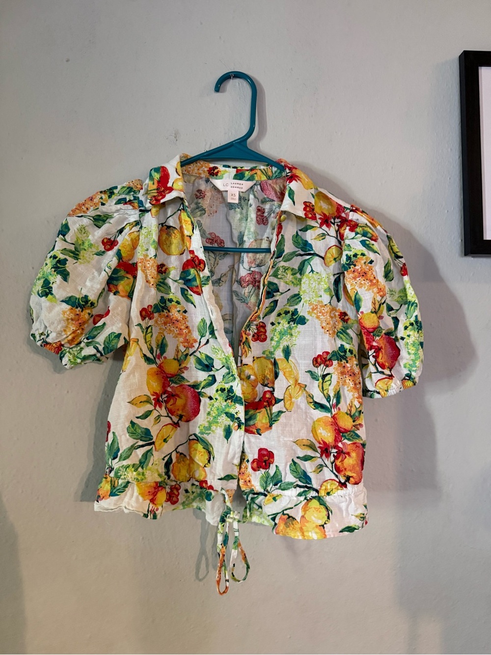 LC Lauren Conrad White Floral Tie-Front Puff Sleeve Blouse